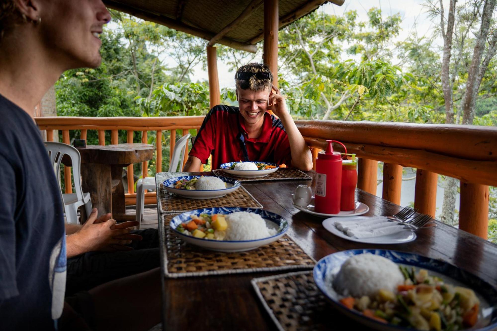 Dave The Cave Eco Lodge And Cultural Campsite Rubirizi Bagian luar foto