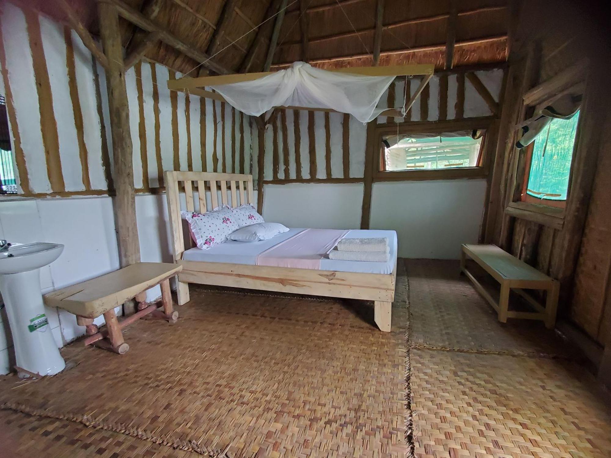 Dave The Cave Eco Lodge And Cultural Campsite Rubirizi Bagian luar foto