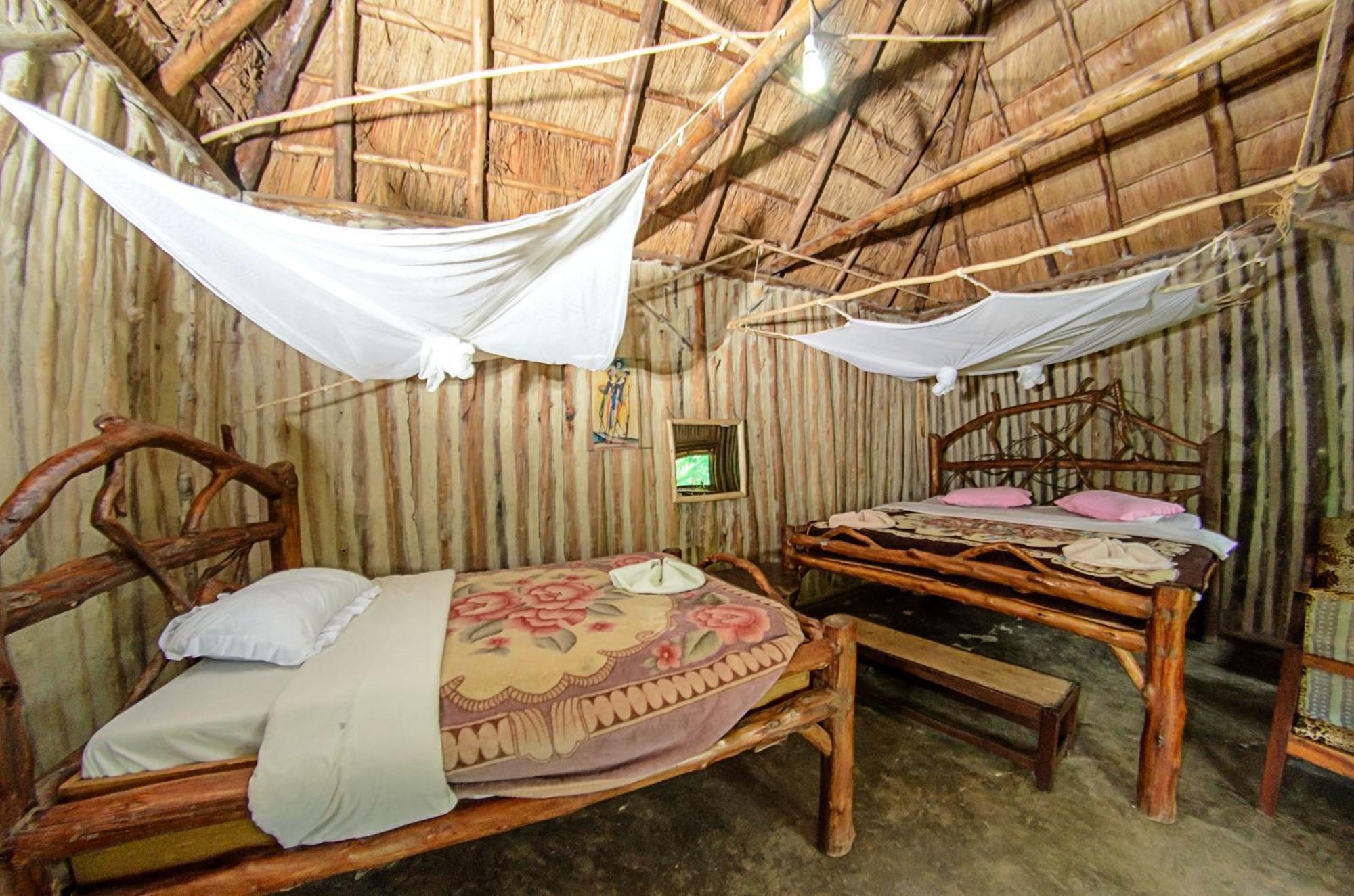 Dave The Cave Eco Lodge And Cultural Campsite Rubirizi Bagian luar foto
